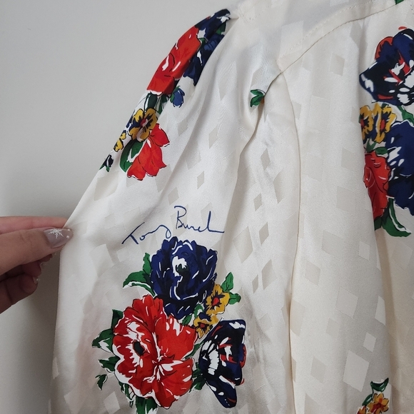 Tory Burch | 100% Silk Printed Wrap Dress with Belt in Ivory Tea Rose - Size 8 - Picture 9 of 16